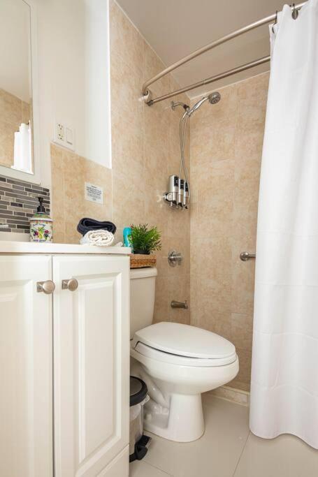 Ferienwohnung Sleeps 3, Cozy, Boho Style, In The Heart Of Miami -Free Parking Exterior foto